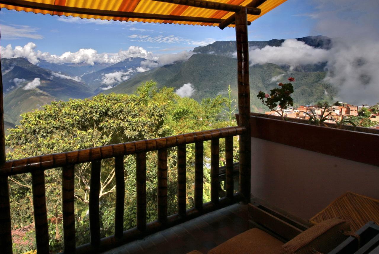 Hotel Esmeralda Coroico Exterior foto